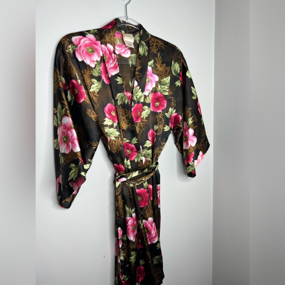 Sophia by Delicates - size small - silky soft kimono tie robe. 3/4 sleeves. - Picture 5 of 7